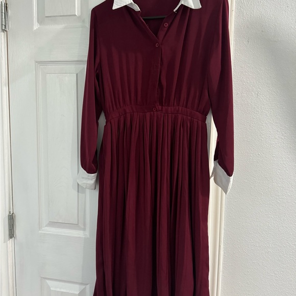 All never worn . The dress run small - Picture 3 of 10